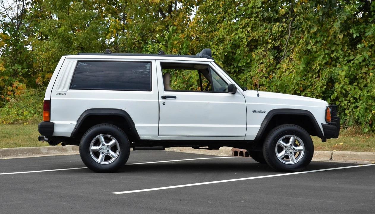 1996 Jeep XJ Cherokee - Image 19 of 31