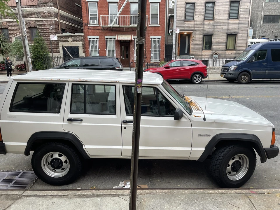 1996 Jeep XJ Cherokee - Image 11 of 31