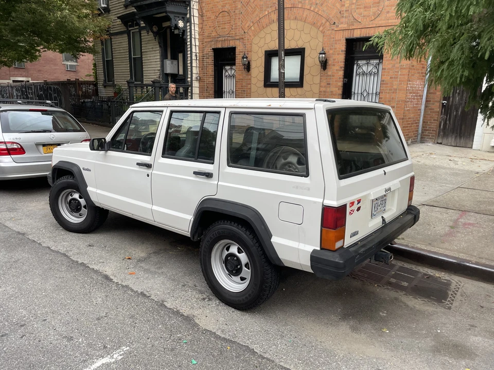 1996 Jeep XJ Cherokee - Image 18 of 31