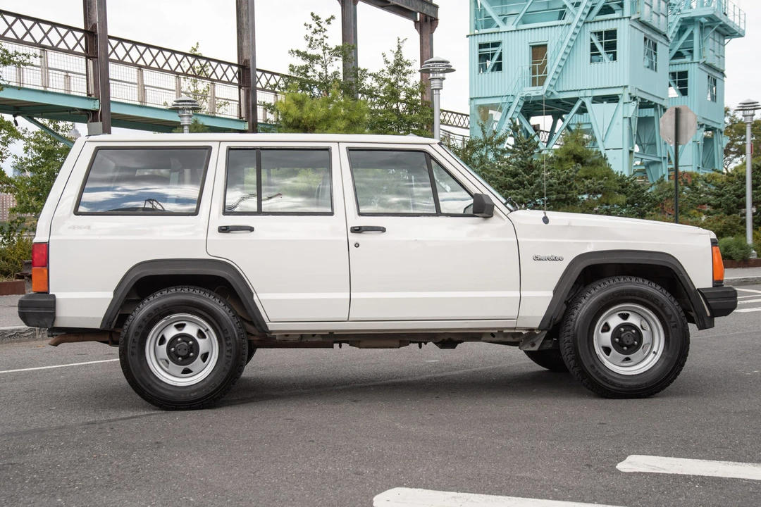 1996 Jeep XJ Cherokee - Image 10 of 31