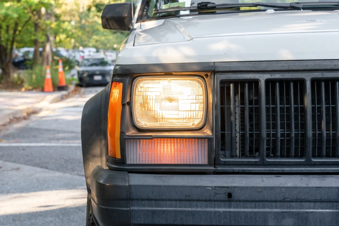1996 Jeep XJ Cherokee - Image 14 of 31
