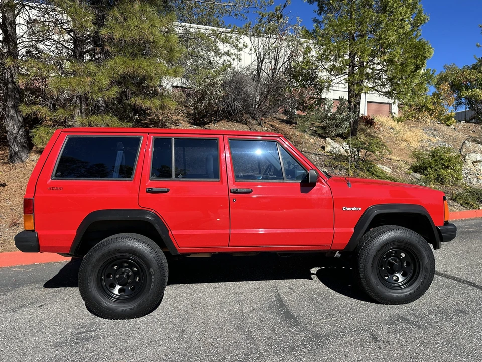 1996 Jeep XJ Cherokee - Image 6 of 31