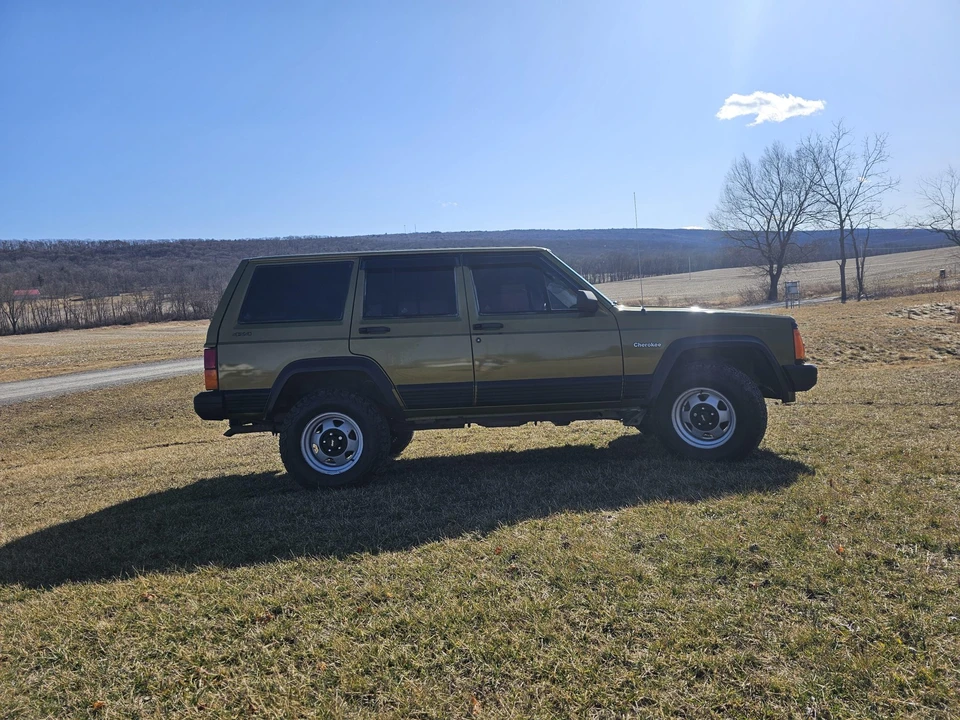 1996 Jeep XJ Cherokee - Image 13 of 31