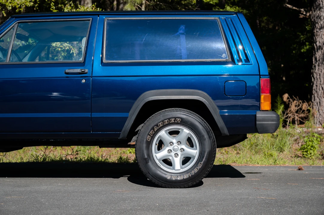 1996 Jeep XJ Cherokee - Image 13 of 31