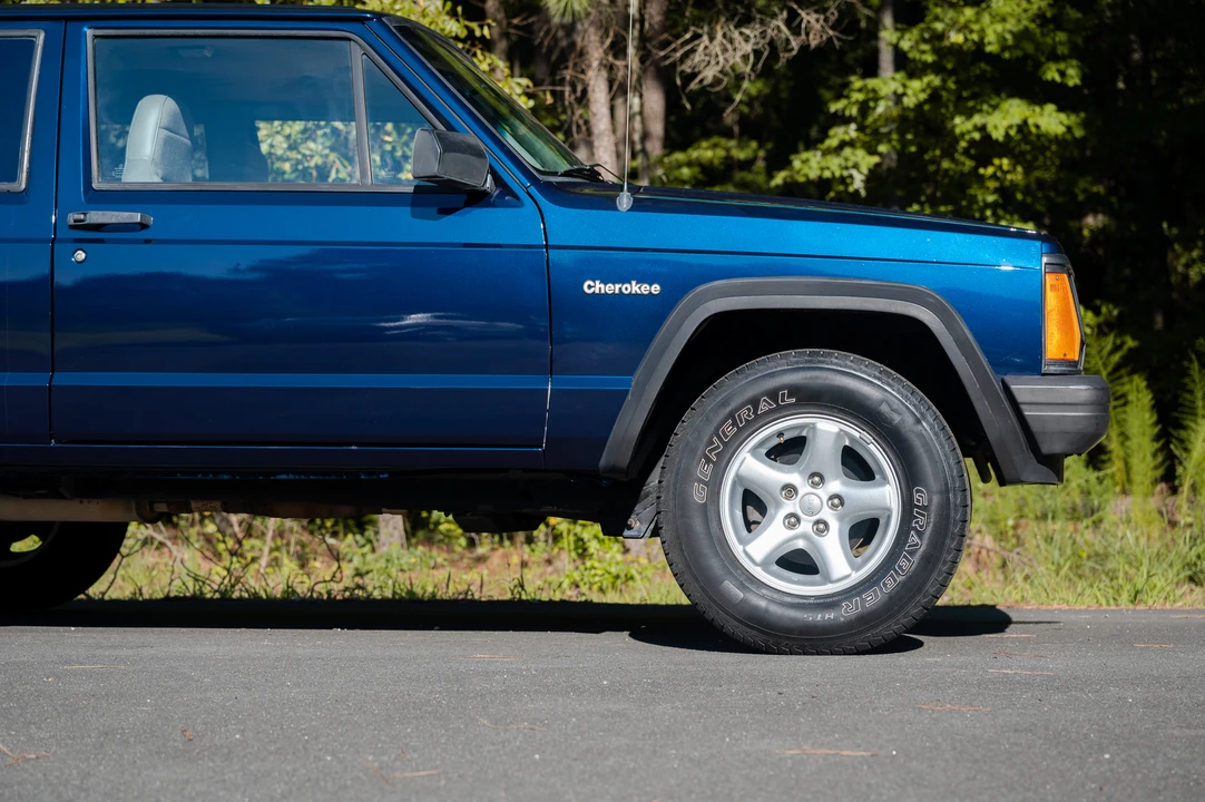 1996 Jeep XJ Cherokee - Image 10 of 31