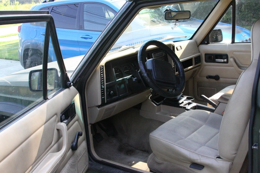 1996 Jeep XJ Cherokee - Image 6 of 8