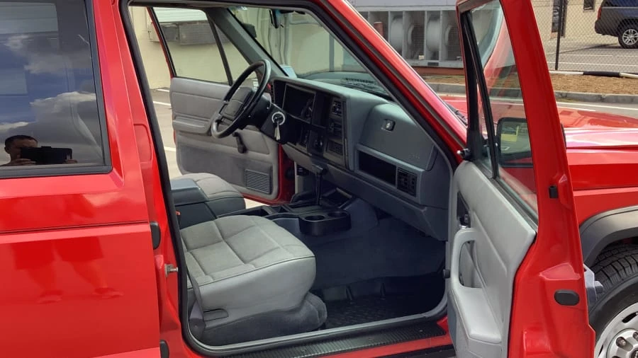 1996 Jeep XJ Cherokee - Image 18 of 31