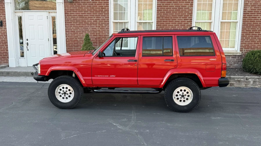 1996 Jeep XJ Cherokee - Image 2 of 10