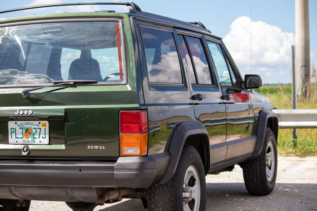 1996 Jeep XJ Cherokee - Image 28 of 31