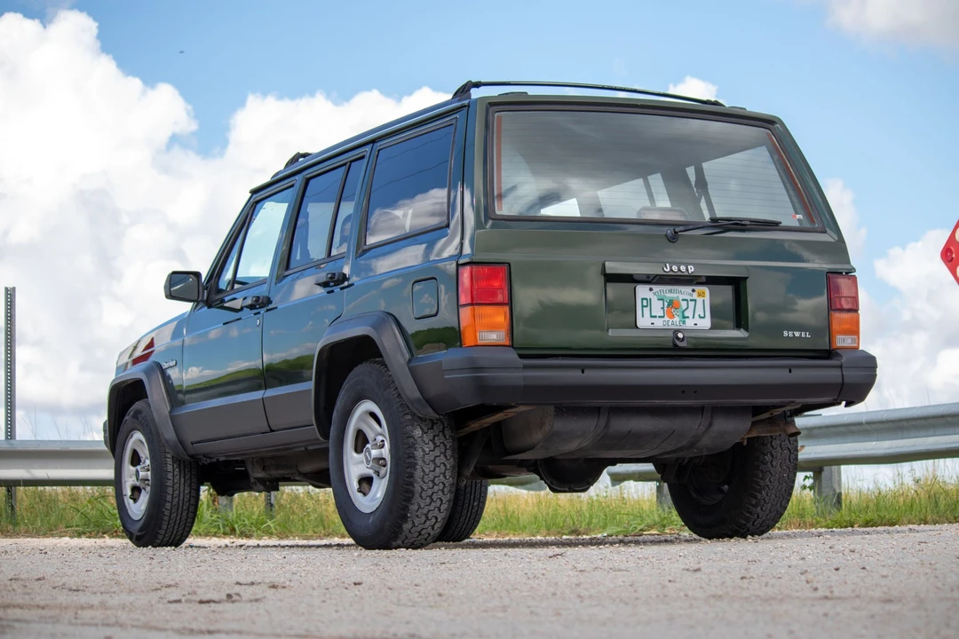 1996 Jeep XJ Cherokee - Image 13 of 31