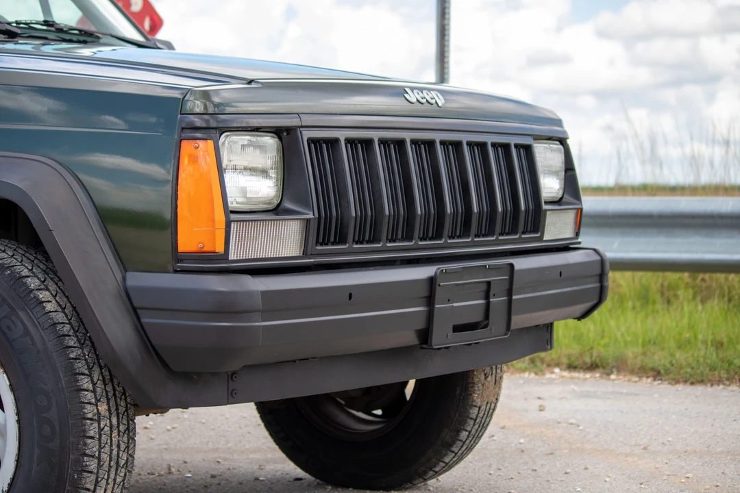 1996 Jeep XJ Cherokee - Image 24 of 31