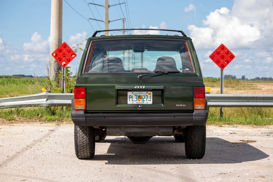 1996 Jeep XJ Cherokee - Image 15 of 31