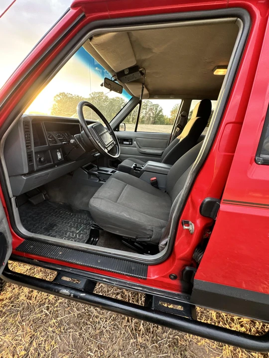1996 Jeep XJ Cherokee - Image 15 of 31