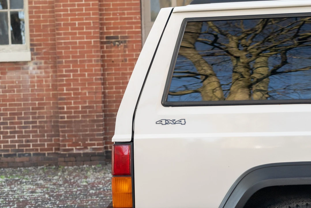 1996 Jeep XJ Cherokee - Image 26 of 31