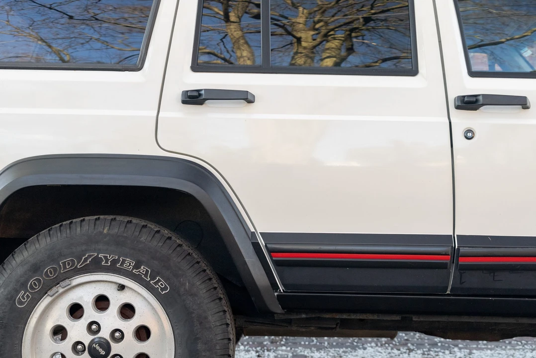 1996 Jeep XJ Cherokee - Image 27 of 31