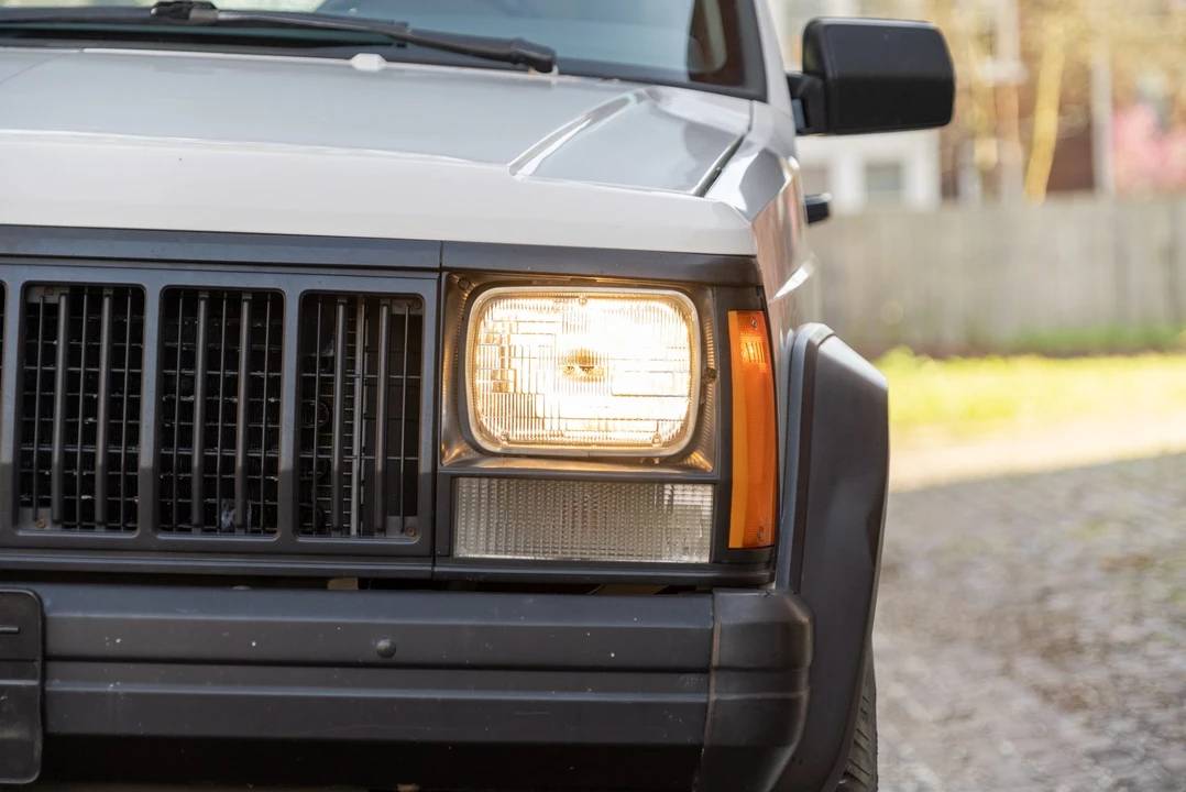 1996 Jeep XJ Cherokee - Image 14 of 31