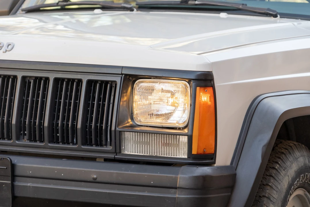 1996 Jeep XJ Cherokee - Image 16 of 31