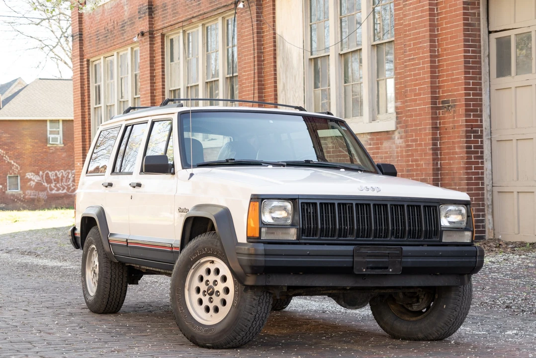 1996 Jeep XJ Cherokee - Image 10 of 31