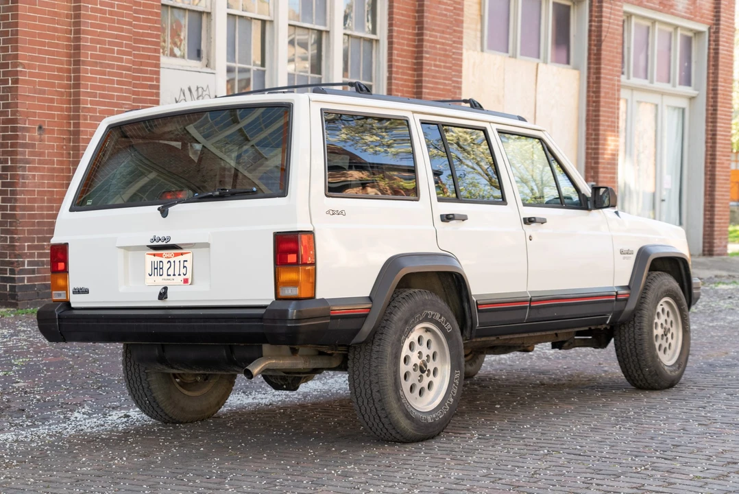 1996 Jeep XJ Cherokee - Image 7 of 31