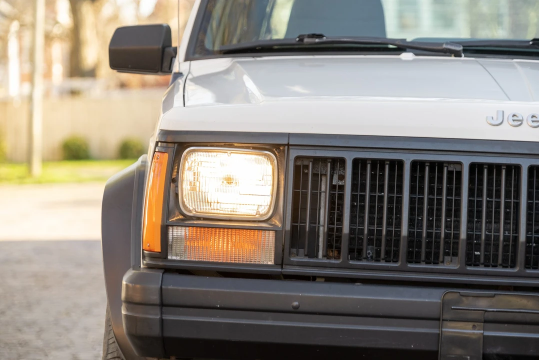 1996 Jeep XJ Cherokee - Image 13 of 31