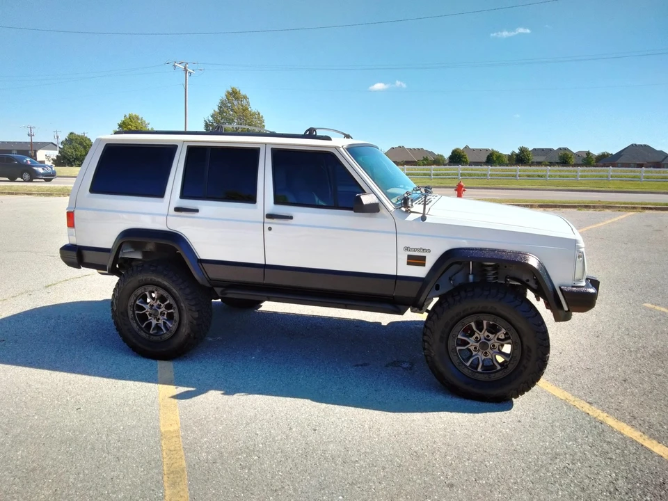 1996 Jeep XJ Cherokee - Image 2 of 31