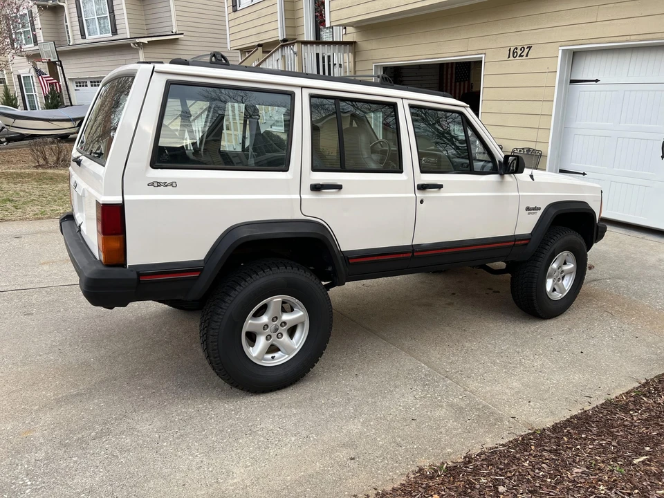 1996 Jeep XJ Cherokee - Image 10 of 31