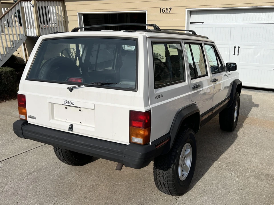1996 Jeep XJ Cherokee - Image 9 of 31