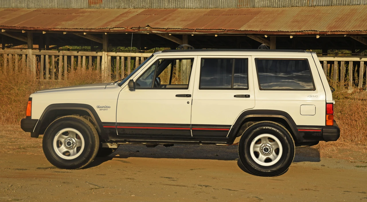 1996 Jeep XJ Cherokee - Image 10 of 31