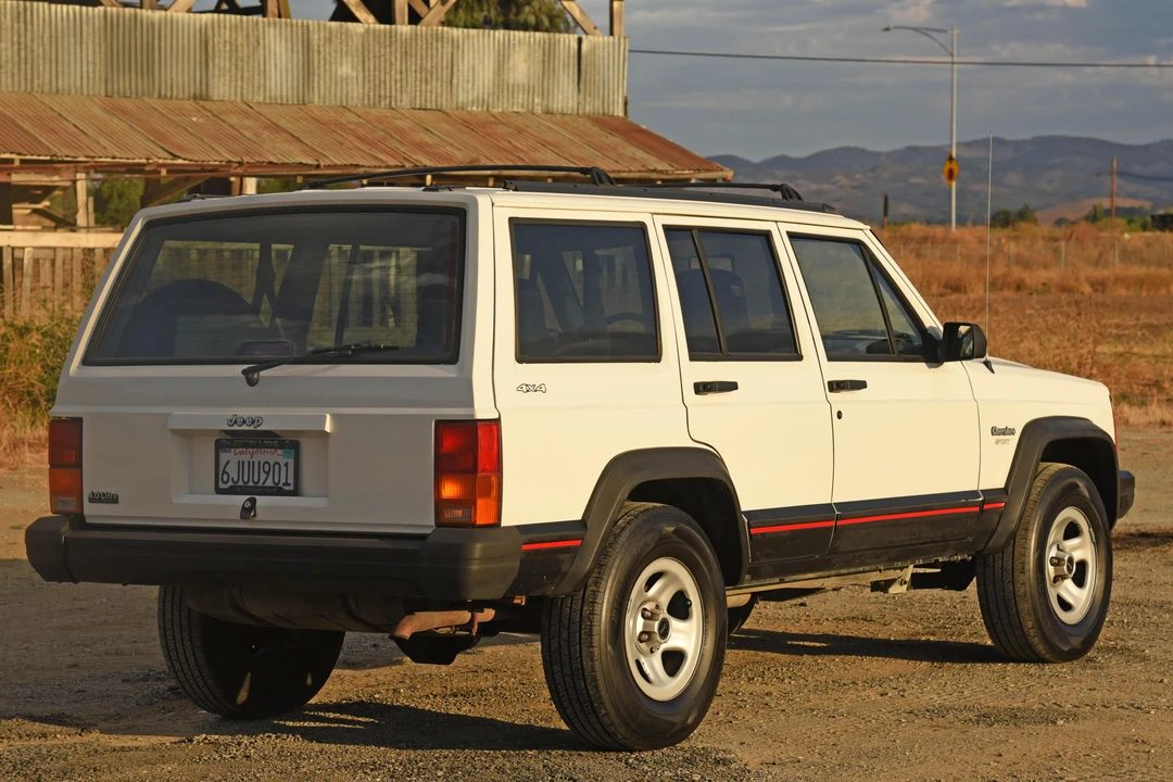 1996 Jeep XJ Cherokee - Image 14 of 31