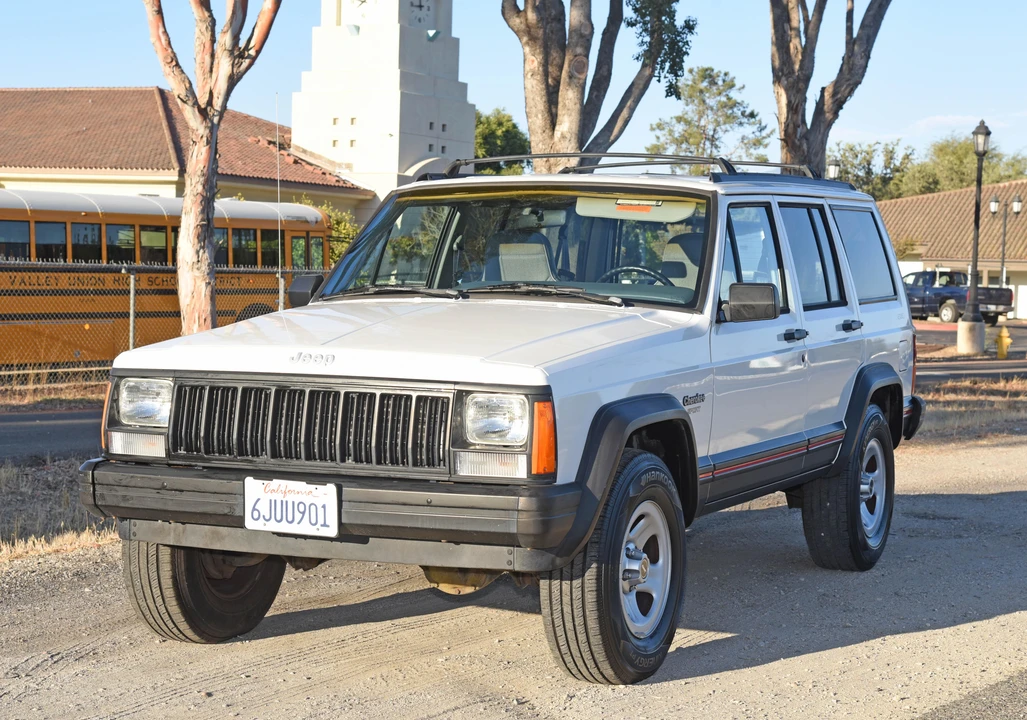 1996 Jeep XJ Cherokee - Image 6 of 31