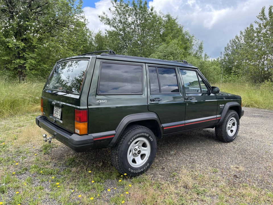 1996 Jeep XJ Cherokee - Image 19 of 31