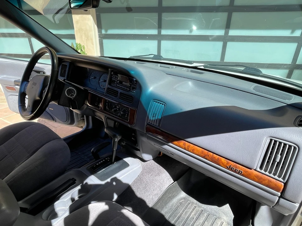 1996 Jeep ZJ Grand Cherokee - Image 10 of 11