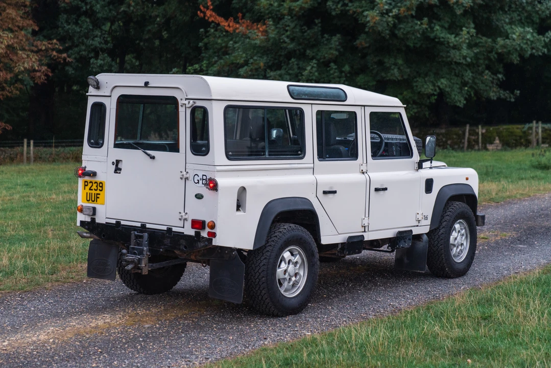 1996 Land Rover Defender 110 - Image 6 of 31