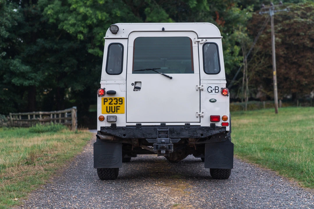 1996 Land Rover Defender 110 - Image 15 of 31