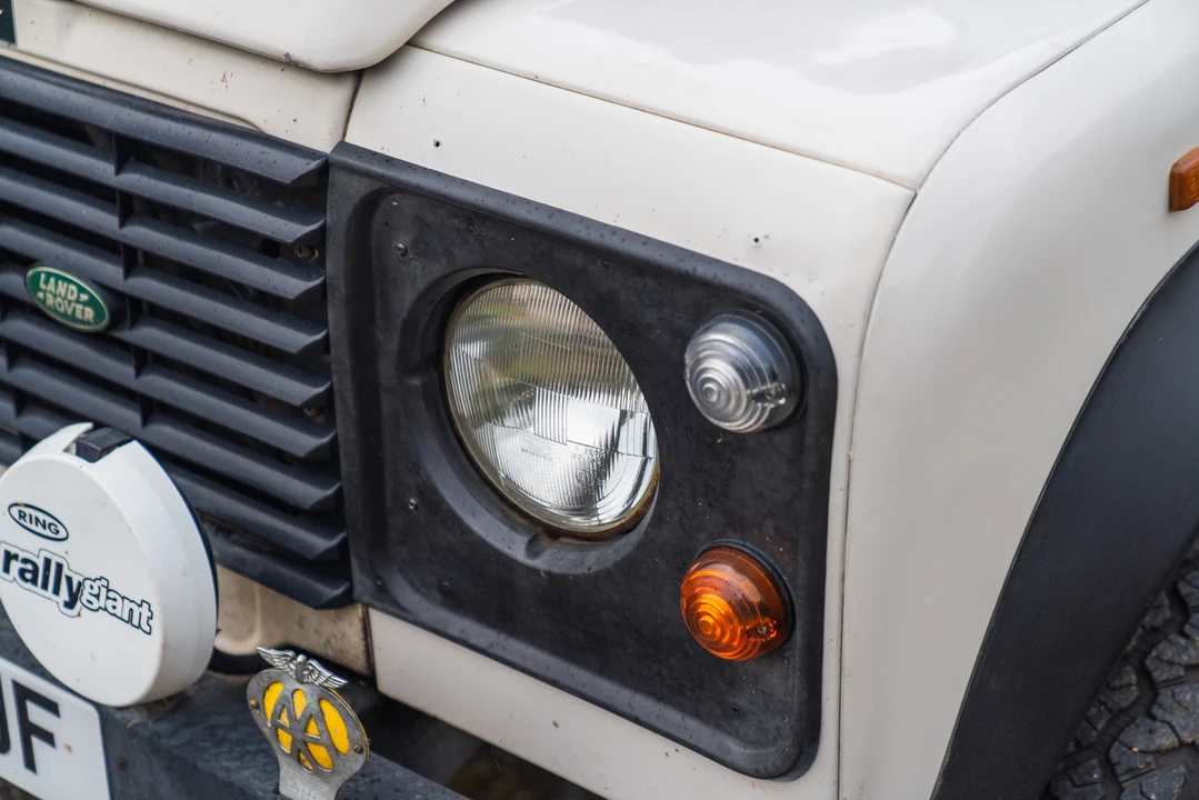 1996 Land Rover Defender 110 - Image 20 of 31