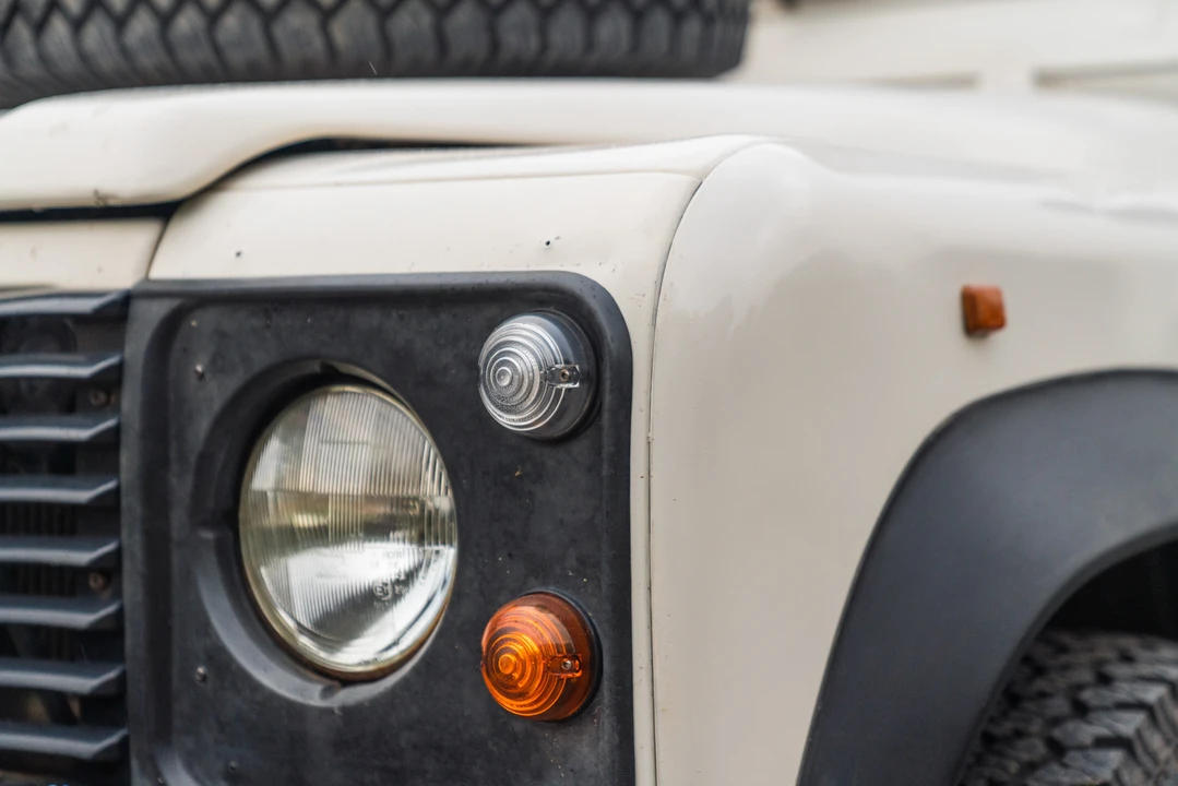 1996 Land Rover Defender 110 - Image 21 of 31