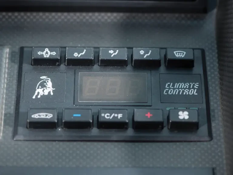 1996 Lamborghini Diablo SE30 - Image 15 of 31