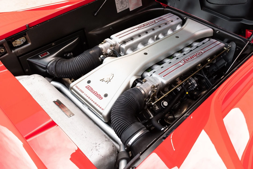 1996 Lamborghini Diablo VT - Image 25 of 31