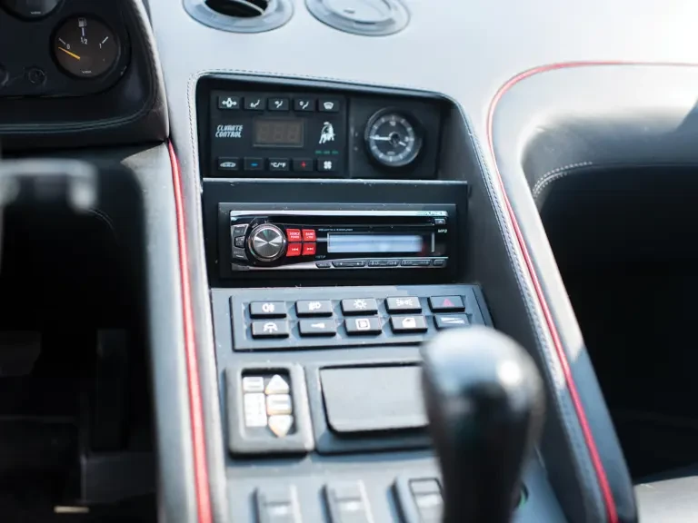 1996 Lamborghini Diablo - Image 16 of 30