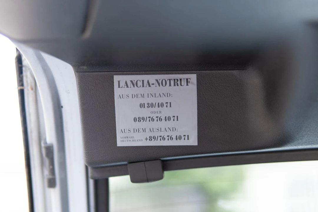 1996 Lancia Delta 2nd Gen - Image 25 of 30