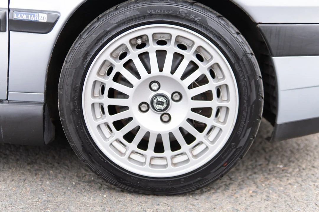 1996 Lancia Delta 2nd Gen - Image 14 of 30