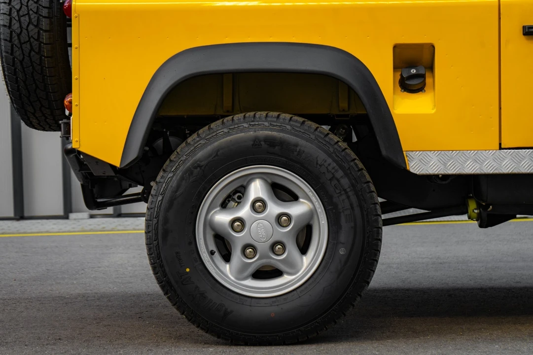 1996 Land Rover Defender - Image 9 of 31