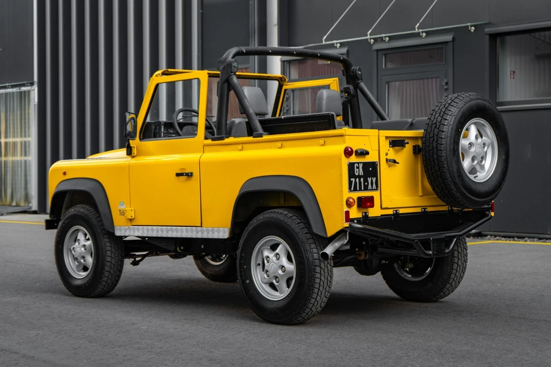 1996 Land Rover Defender - Image 7 of 31