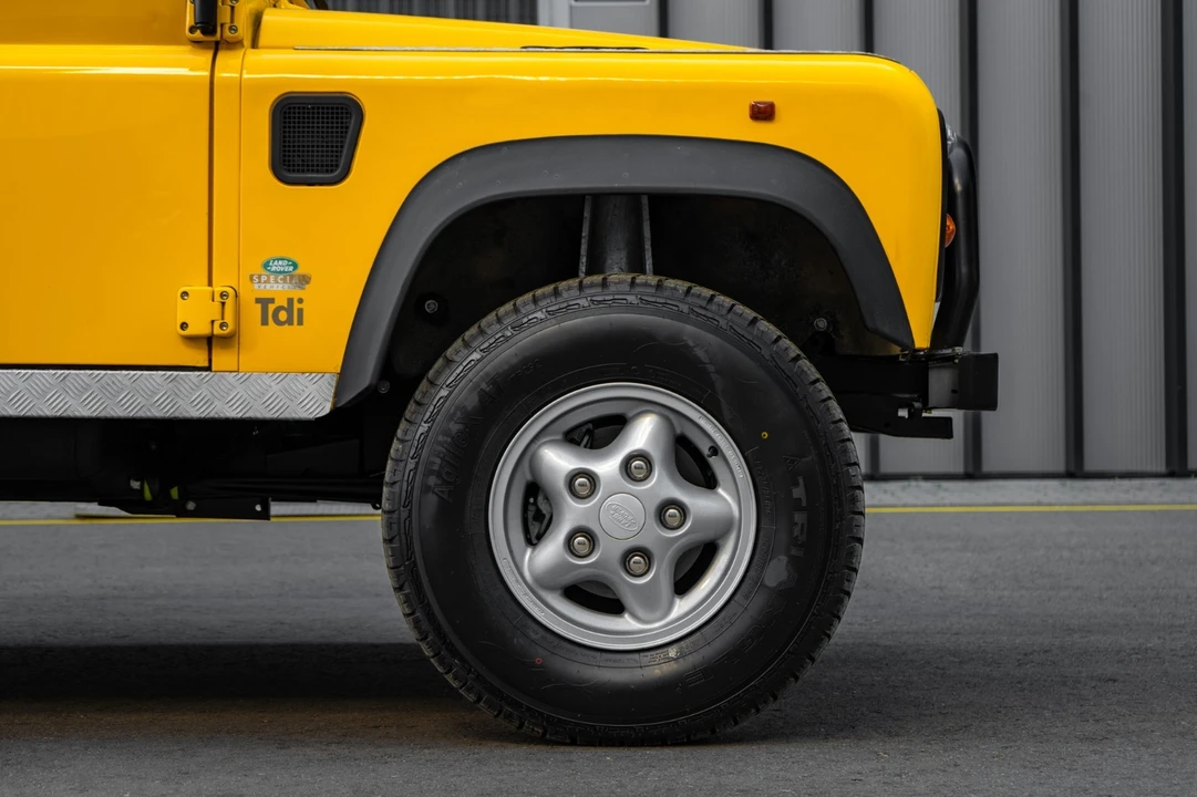 1996 Land Rover Defender - Image 6 of 31