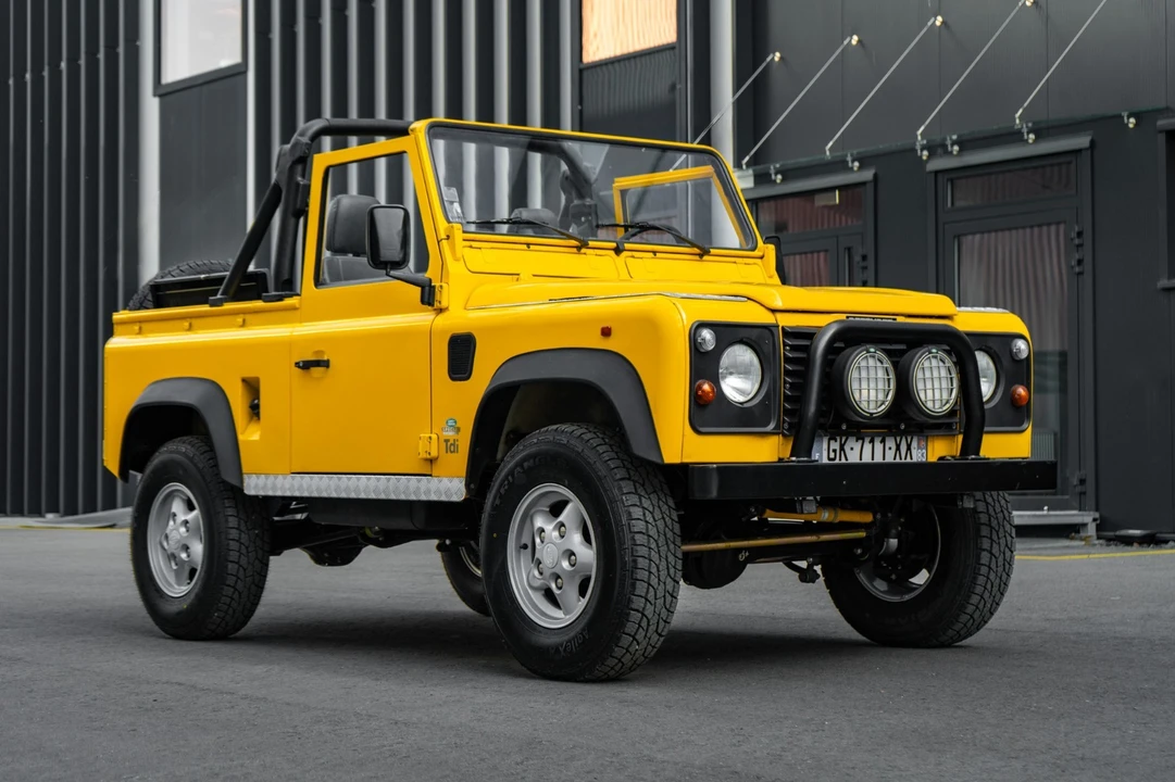 1996 Land Rover Defender - Image 2 of 31