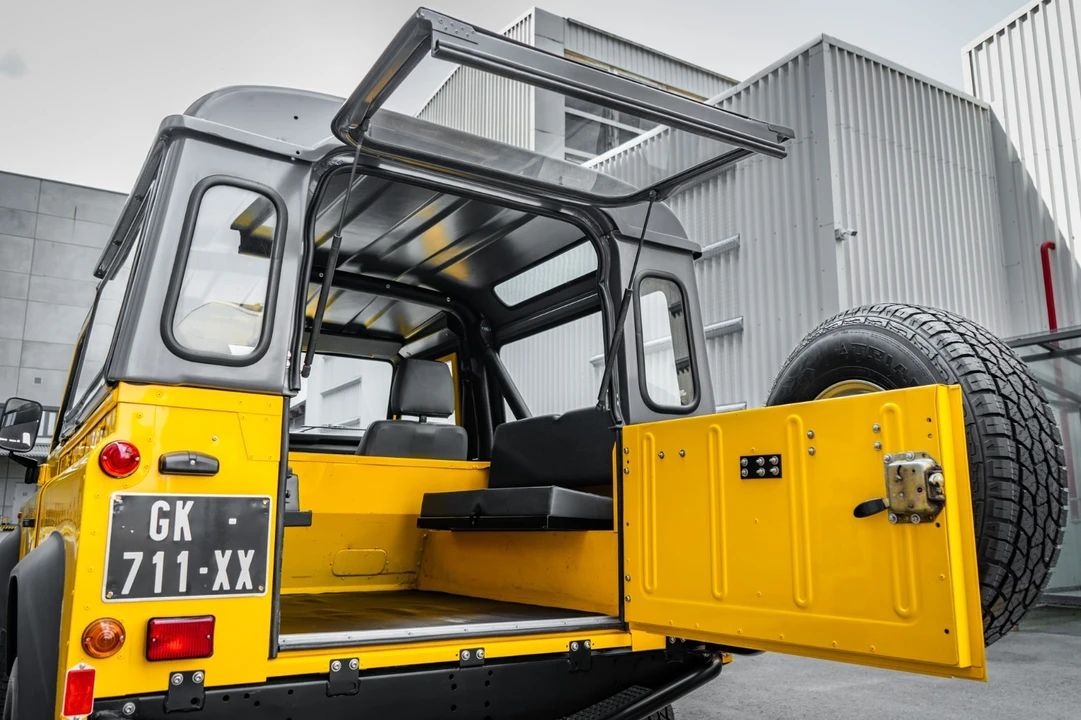1996 Land Rover Defender - Image 12 of 31