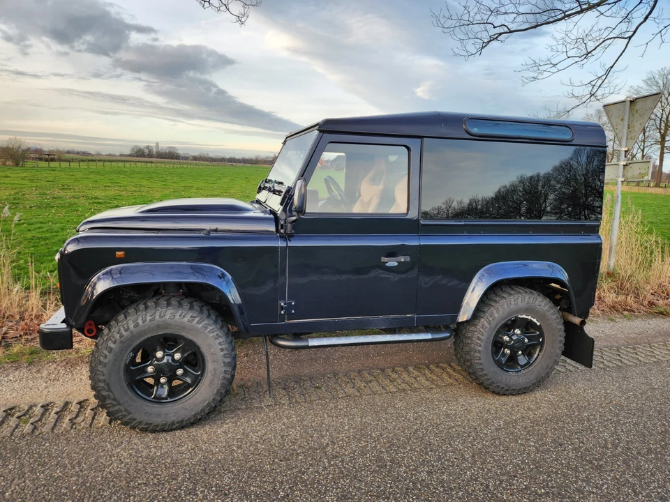 1996 Land Rover Defender 90 - Image 4 of 21