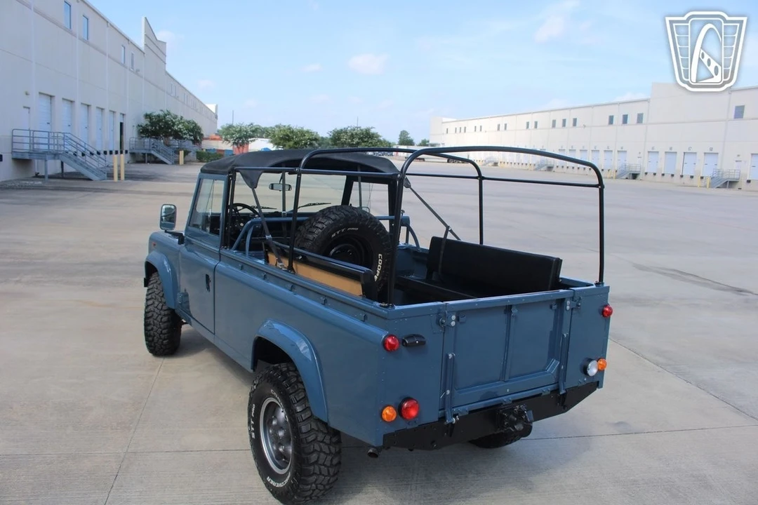 1996 Land Rover Defender - Image 8 of 12