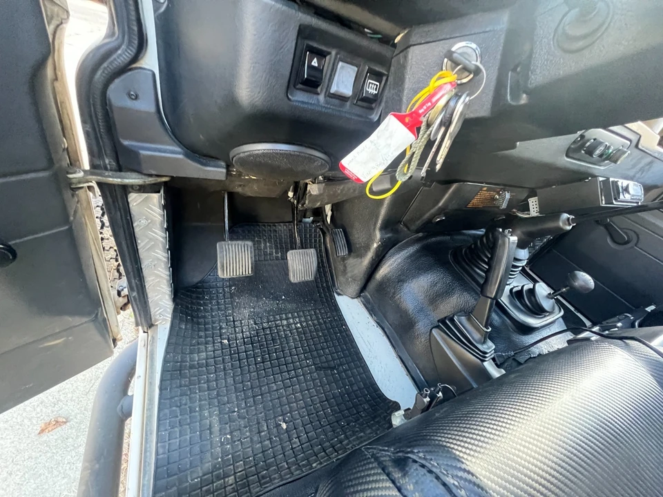 1996 Land Rover Defender - Image 8 of 20
