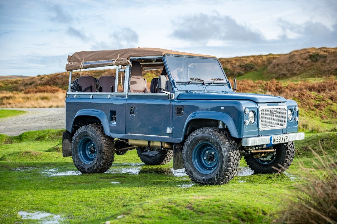 1996 Land Rover Defender - Image 5 of 21
